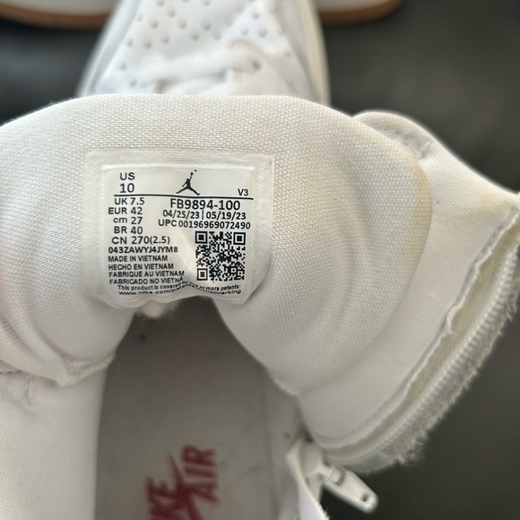 Nike Air Women’s White High Top Sneakers 10 - Picture 8 of 11